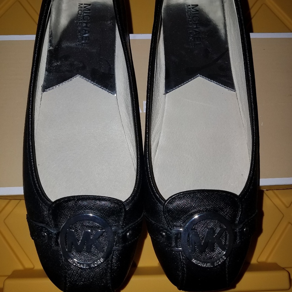 Women's shoes